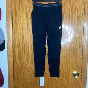 Doyoueven Scrunch Seamless Leggings- Brand New